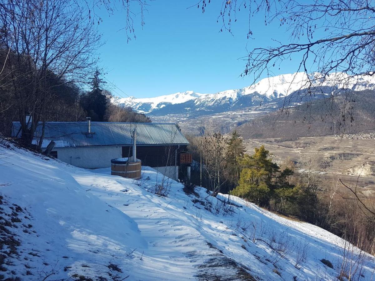 Eco Lodge With Jacuzzi And View In The Swiss Alps Grône Kültér fotó