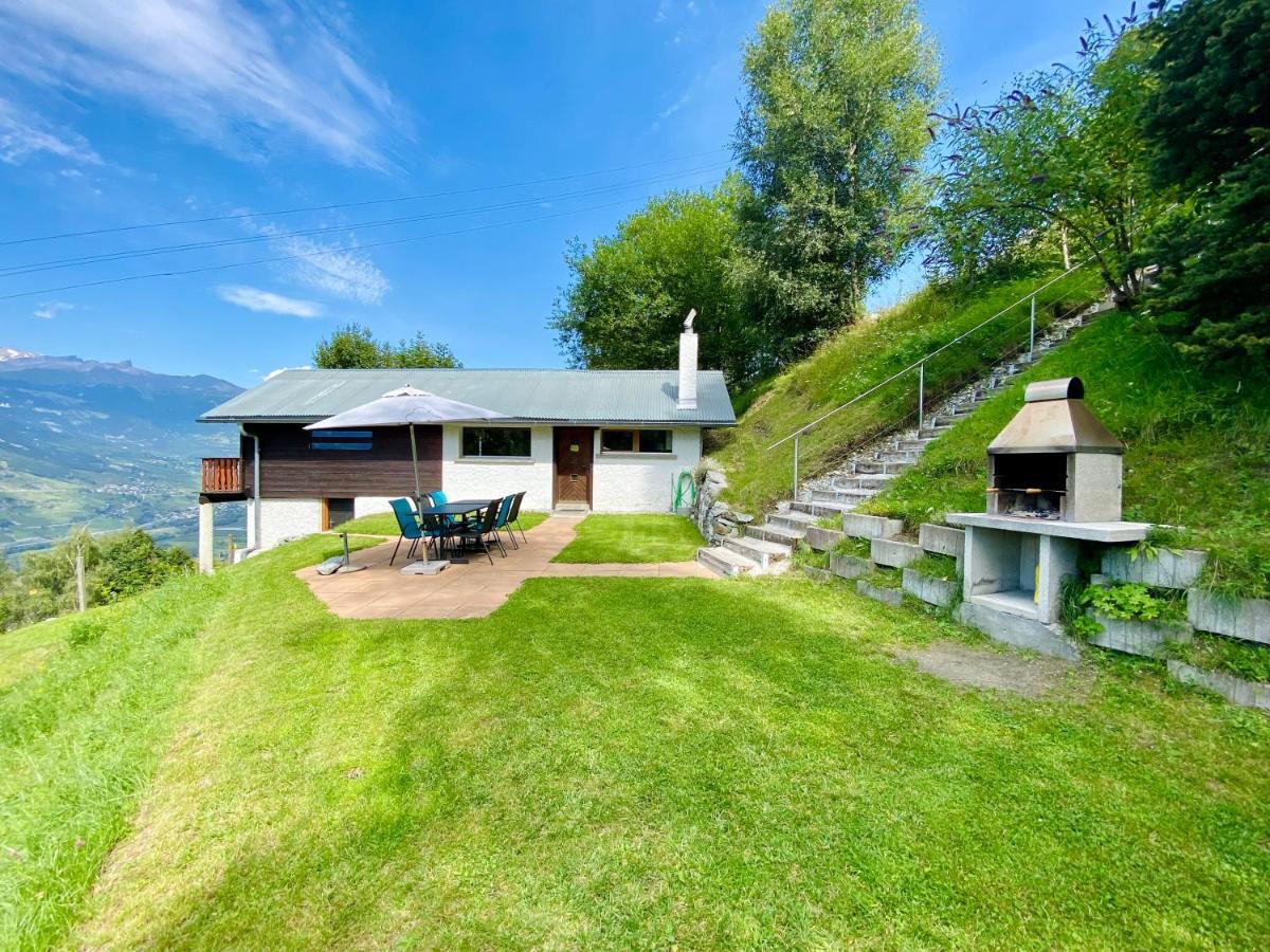 Eco Lodge With Jacuzzi And View In The Swiss Alps Grône Kültér fotó
