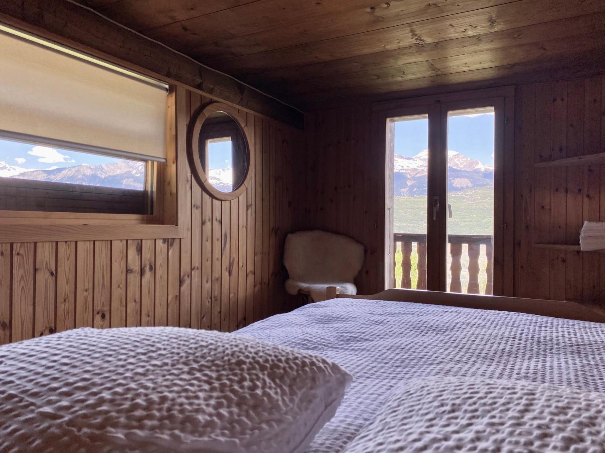 Eco Lodge With Jacuzzi And View In The Swiss Alps Grône Kültér fotó
